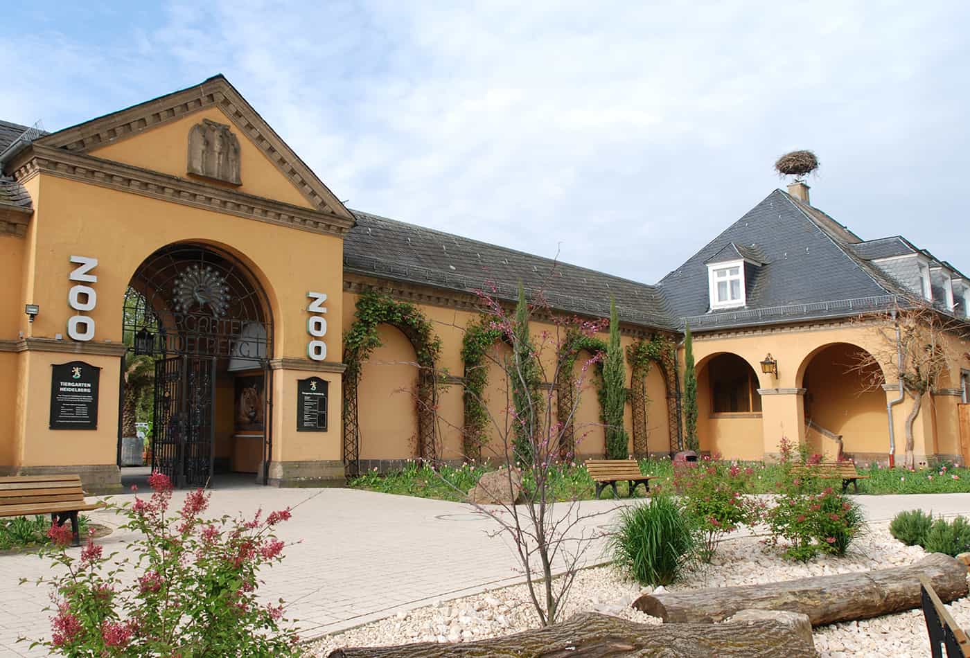 Zoo-Portal im Frühjahr (Foto: Zoo Heidelberg)