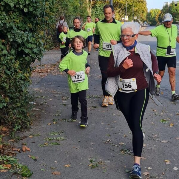 Teilnehmende beim Spendenlauf 2025 im Zoo Heidelberg.
